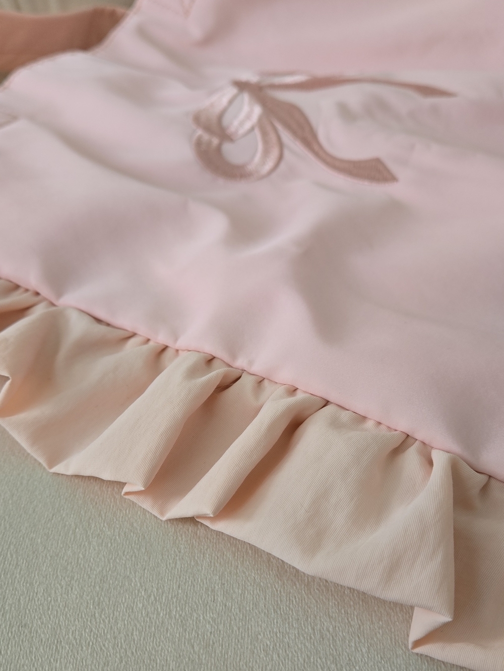 Durable Bow-Embroidered Ruffle Tote In Soft PInk, NWOT - Picture 13 of 14